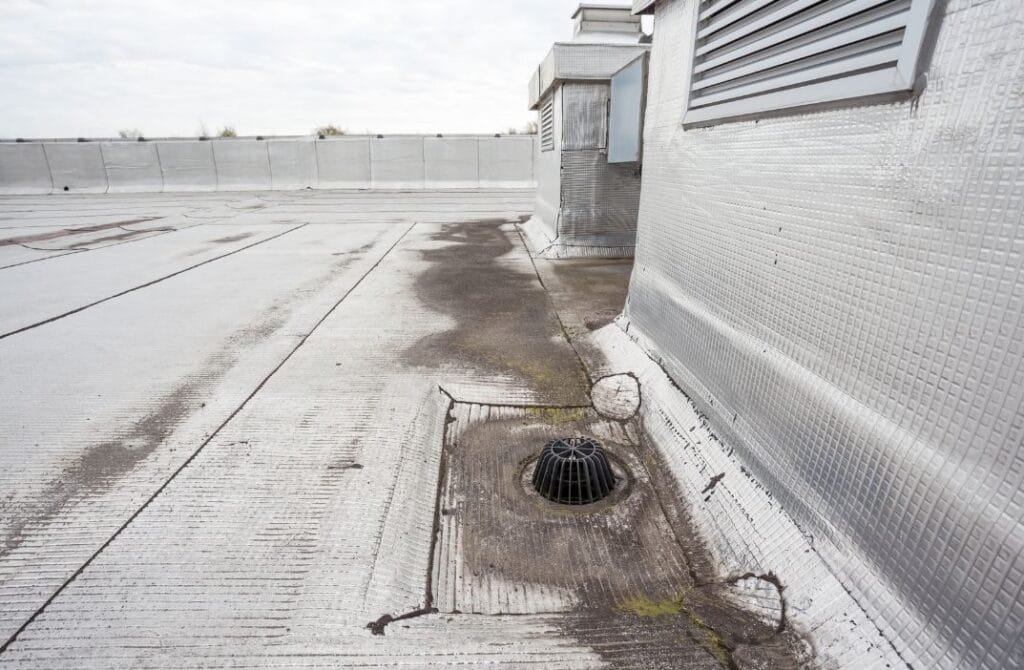 flat roof drainage